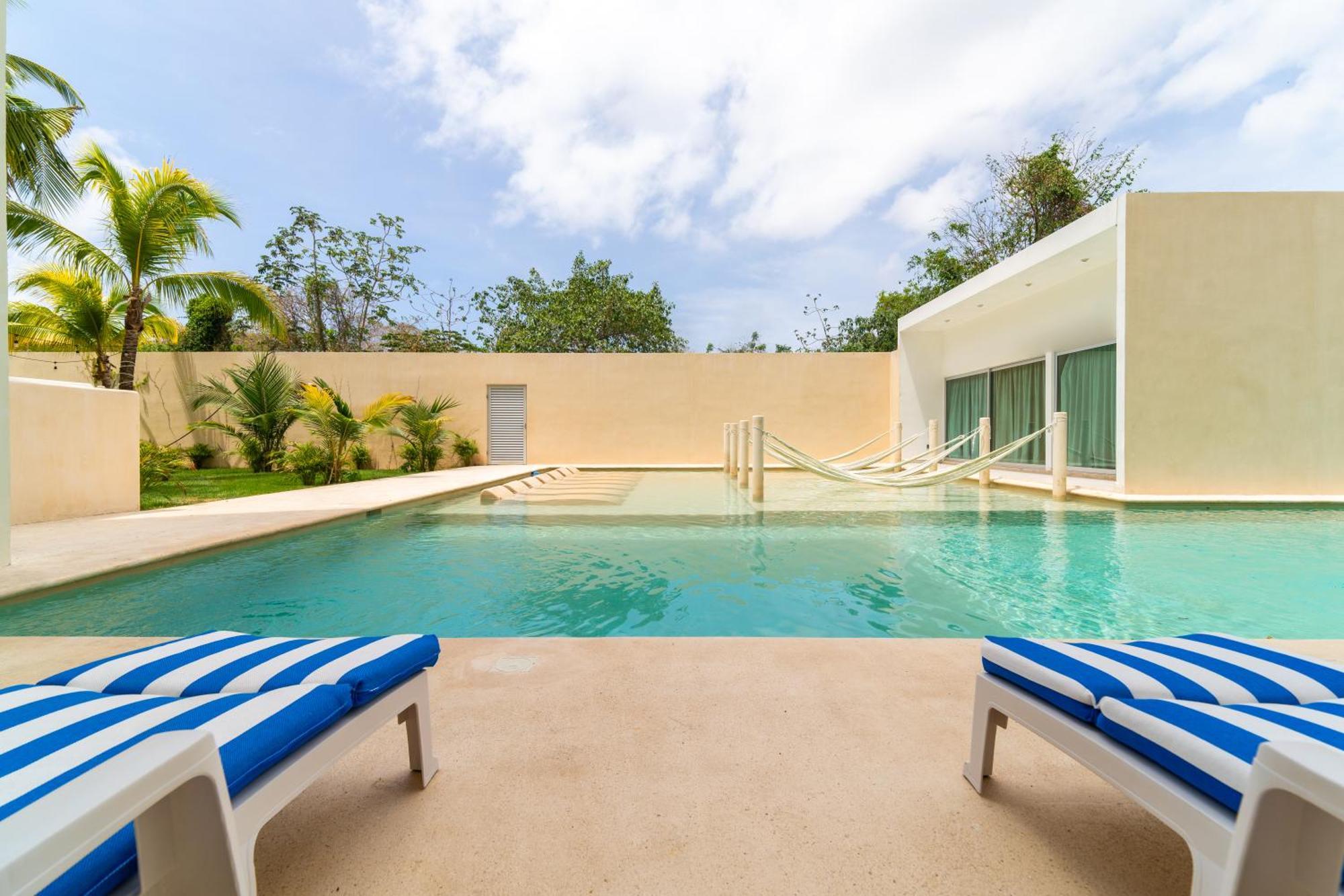 Сasa de vacaciones Penthouse With Jungle View Terrace Gym Pool Hottub *