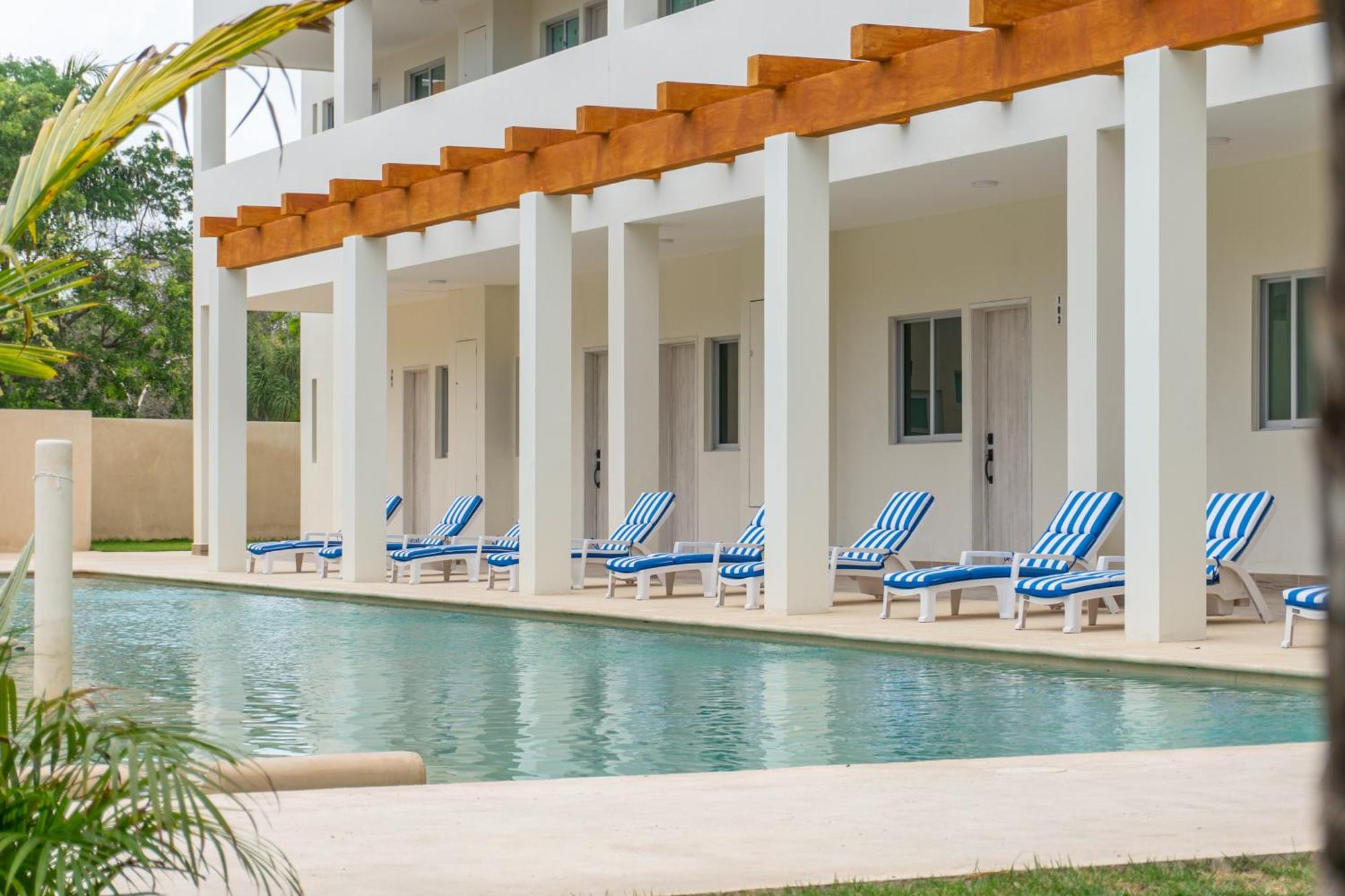 Penthouse With Jungle View Terrace Gym Pool Hottub Сasa de vacaciones *