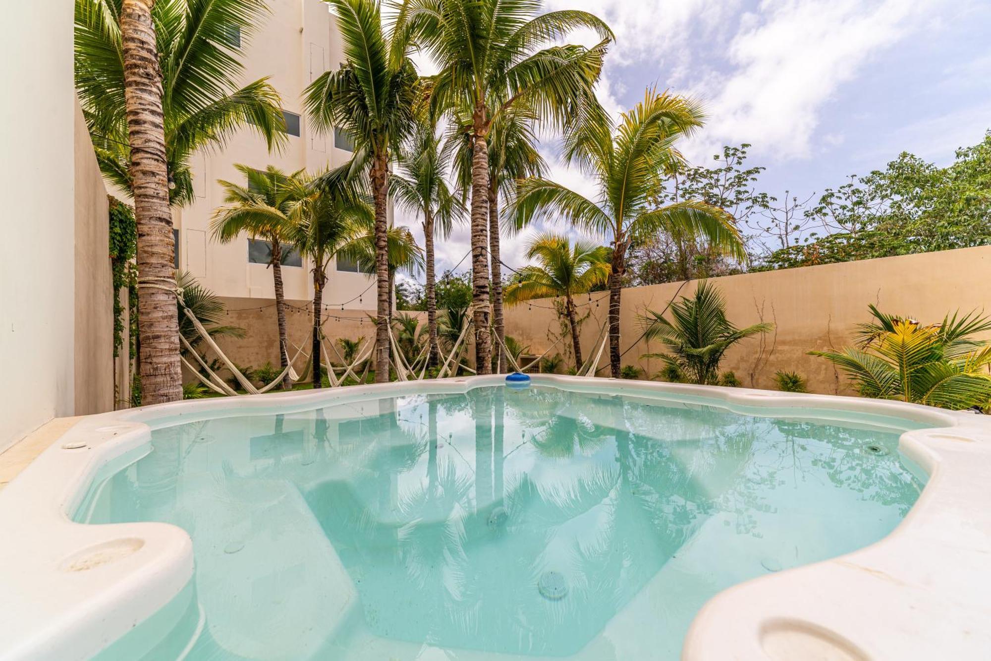 Penthouse With Jungle View Terrace Gym Pool Hottub Сasa de vacaciones